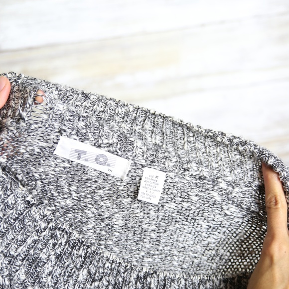 T. Q. Knit 3/4 Sleeve Top sz Med - Picture 6 of 6